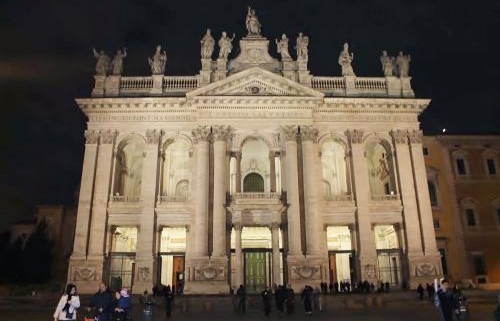 Bas&Atilde;&shy;lica San Juan de Let&Atilde;&iexcl;n.jpg